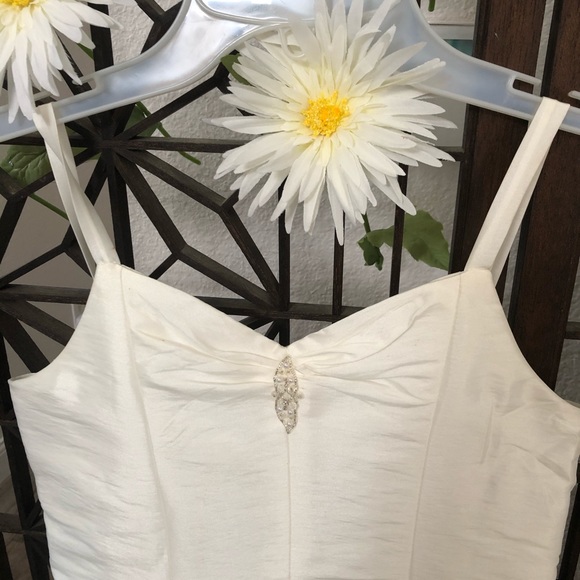 Wedding Flower Girl dresses. Girls size 7 and 9. - Picture 3 of 5